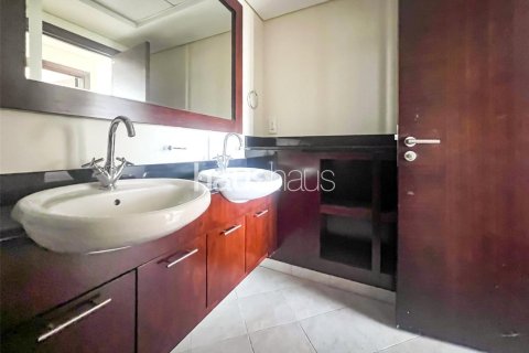 Снять в аренду квартиру в The Views, Дубай: 1 спальня, 80м², № 44799 - фото 7