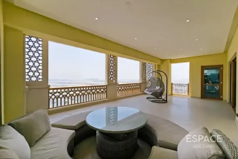 Apartment in Palm Jumeirah, Dubai 3 bedrooms, 234 sq.m. № 122596 - photo 16