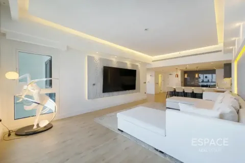 Apartment in Palm Jumeirah, Dubai 3 bedrooms, 234 sq.m. № 122596 - photo 4