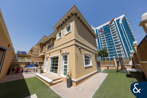 Villa in Victory Heights, Dubai Sports City, Dubai 3 bedrooms, 271 sq.m. № 78986 - photo 2