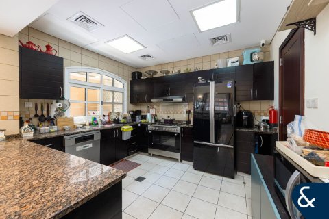 Villa in Victory Heights, Dubai Sports City, Dubai 3 bedrooms, 271 sq.m. № 78986 - photo 6