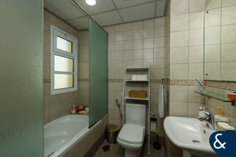 Villa in Victory Heights, Dubai Sports City, Dubai 3 bedrooms, 271 sq.m. № 78986 - photo 12