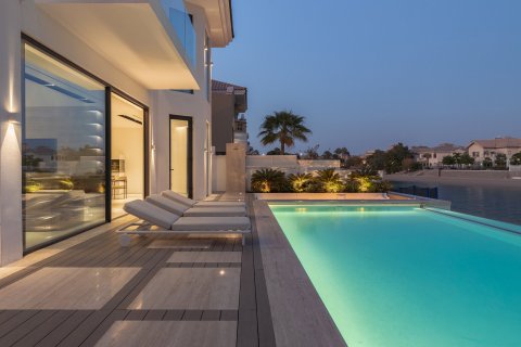 Villa à Palm Jumeirah, Dubai, 5 chambres, 622.64 m², № 141131 - photo 12