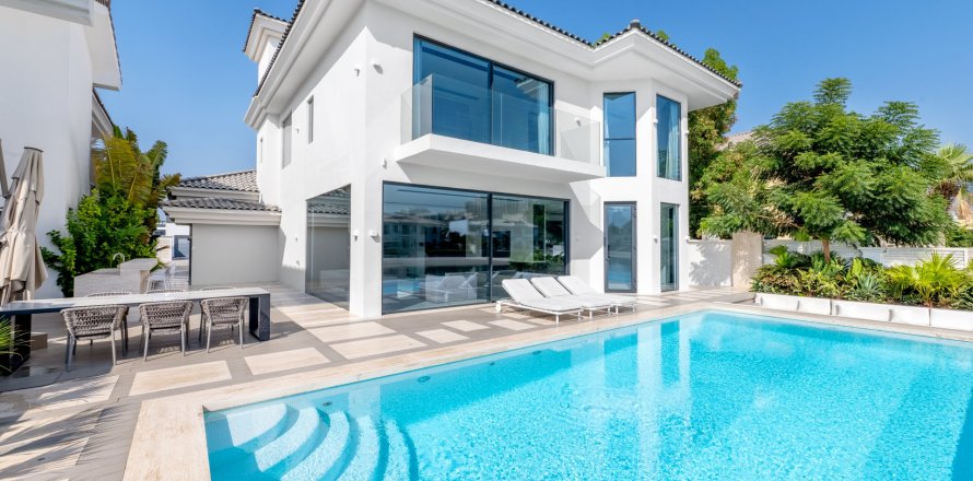 Villa à Palm Jumeirah, Dubai, 5 chambres, 622.64 m², № 141131