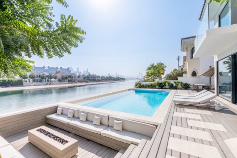 Villa à Palm Jumeirah, Dubai, 5 chambres, 622.64 m², № 141131 - photo 2