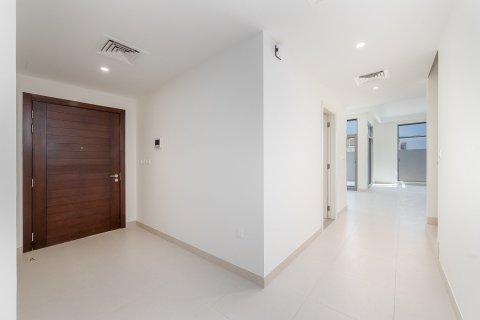 Townhouse in Dubai South (Dubai World Central), Dubai 4 bedrooms, 306.77 sq.m. № 141137 - photo 14