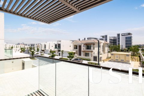 Снять в аренду виллу в District One, Мохаммед Бин Рашид Сити, Дубай: 6 спален, 1151м², № 39716 - фото 5