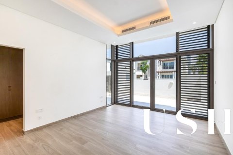 Снять в аренду виллу в District One, Мохаммед Бин Рашид Сити, Дубай: 6 спален, 1151м², № 39716 - фото 9