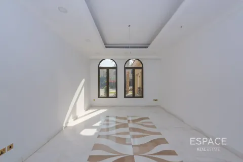 Villa en Palm Jumeirah, Dubai, 5 dormitorios, 650 m², № 61661 - foto 3