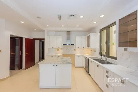Villa en Palm Jumeirah, Dubai, 5 dormitorios, 650 m², № 61661 - foto 4