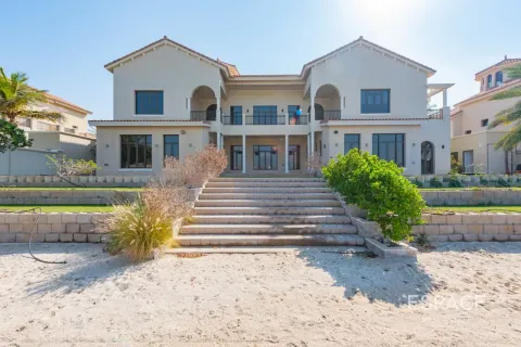 Вилла в Пальме Джумейре, Дубай, 5 спален, 650м², № 61661