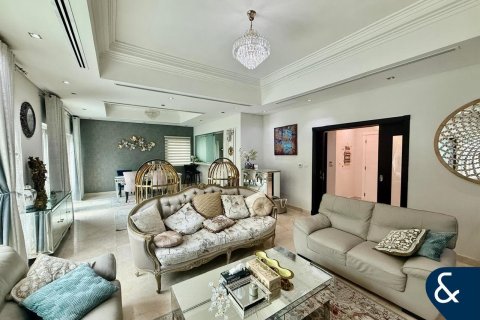 Купить виллу в North Village, Al Furjan, Дубай: 4 спальни, 444м², № 98263 - фото 2