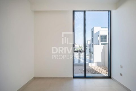 Villa in Arabian Ranches 3, Dubai 4 bedrooms, 447.98 sq.m. № 140684 - photo 8