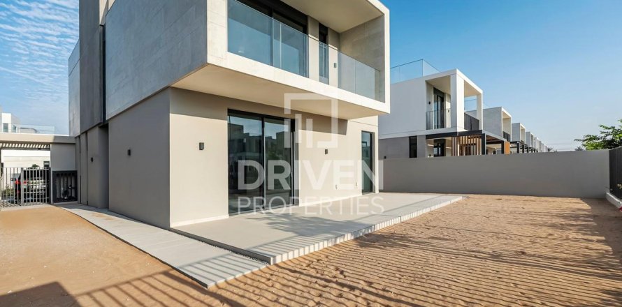 Villa in Arabian Ranches 3, Dubai 4 bedrooms, 447.98 sq.m. № 140684