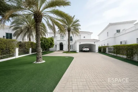 Villa in Jumeirah Islands, Dubai 4 bedrooms, 491 sq.m. № 122612