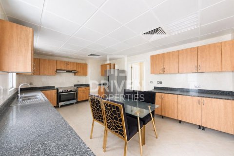 Villa in Falcon City of Wonders, Dubai 5 bedrooms, 540.14 sq.m. № 140815 - photo 3