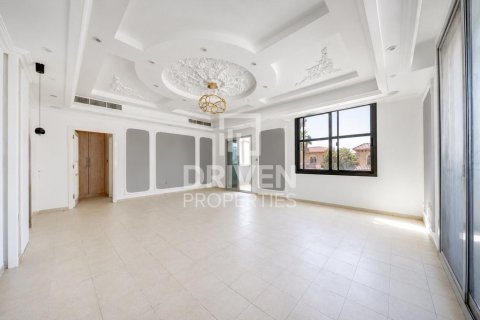 Villa in Falcon City of Wonders, Dubai 5 bedrooms, 540.14 sq.m. № 140815 - photo 9