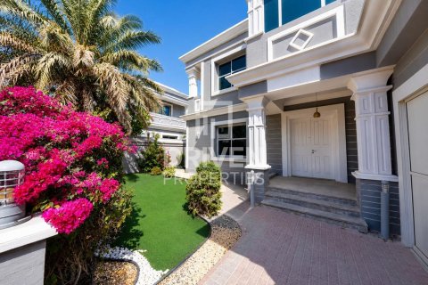 Villa in Falcon City of Wonders, Dubai 5 bedrooms, 540.14 sq.m. № 140815 - photo 19
