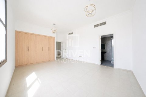 Villa in Falcon City of Wonders, Dubai 5 bedrooms, 540.14 sq.m. № 140815 - photo 12