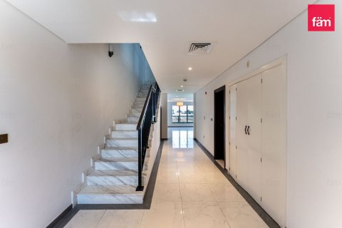 Villa in Dubai 4 bedrooms, 387.2 sq.m. № 115122 - photo 16