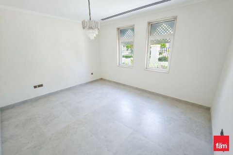 Villa in Jumeirah Park, Dubai 5 bedrooms, 781.6 sq.m. № 112523 - photo 25