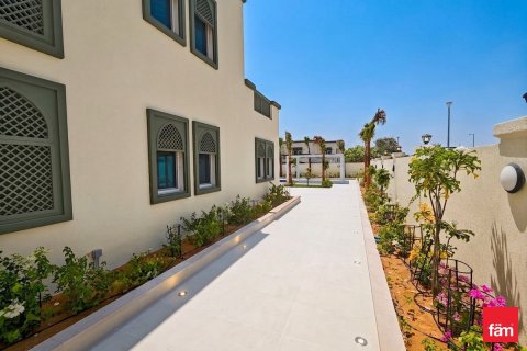 Villa in Jumeirah Park, Dubai 5 bedrooms, 781.6 sq.m. № 112523 - photo 8