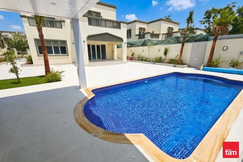 Villa in Jumeirah Park, Dubai 5 bedrooms, 781.6 sq.m. № 112523 - photo 6