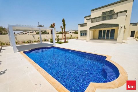 Villa in Jumeirah Park, Dubai 5 bedrooms, 781.6 sq.m. № 112523 - photo 4