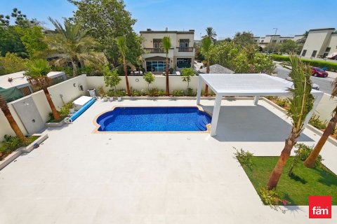 Villa in Jumeirah Park, Dubai 5 bedrooms, 781.6 sq.m. № 112523 - photo 29