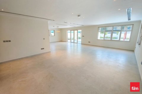 Villa in Jumeirah Park, Dubai 5 bedrooms, 781.6 sq.m. № 112523 - photo 10