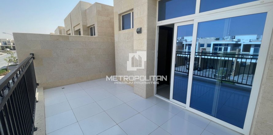 Таунхаус в DAMAC Hills (Akoya by DAMAC), Дубай, 3 спальни, 159м², № 8848