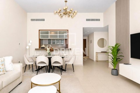 Appartement à Boulevard Central Towers, Downtown Dubai (Downtown Burj Dubai), Dubai, 2 chambres, 117.52 m², № 129192 - photo 2
