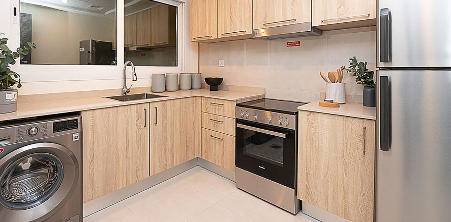 Квартира в AG 5 TOWER в Бизнес-Бэе, Дубай, 2 спальни, 141м², № 30054