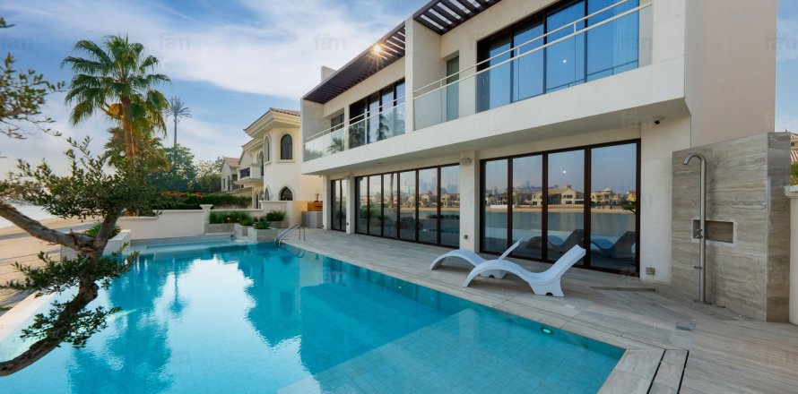 Villa in Palm Jumeirah, Dubai 5 bedrooms, 682.4 sq.m. № 96205