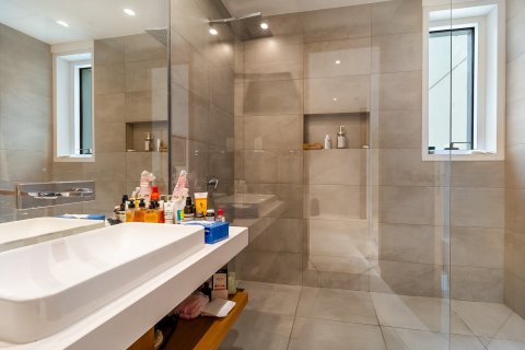 Apartment in Dubai Marina, Dubai 3 bedrooms, 242 sq.m. № 97203 - photo 20