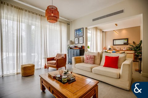 Villa en Arabian Ranches, Dubai, 4 dormitorios, 244 m², № 75667 - foto 5