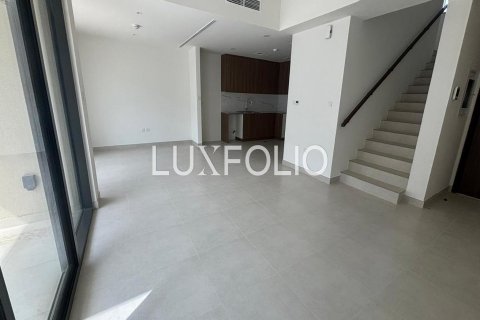Снять в аренду таунхаус в Town Square, Дубай: 3 спальни, 189м², № 46360 - фото 2