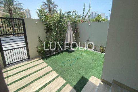 Villa à Jumeirah Village Circle, Dubai, 4 chambres, 189 m², № 46362