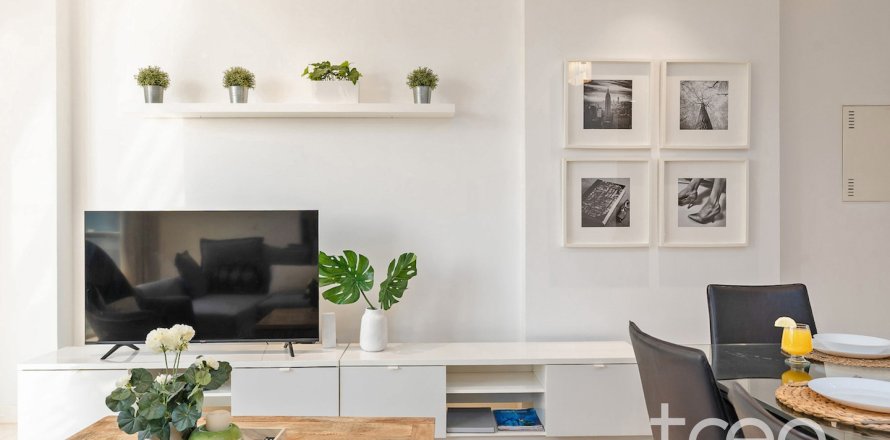Квартира в Al Barsha 1, Аль-Барша, Дубай, 2 спальни, 118.64м², № 124827