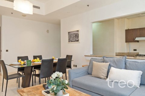 Снять в аренду квартиру в Al Barsha 1, Аль-Барша, Дубай: 2 спальни, 118.64м², № 124827 - фото 4