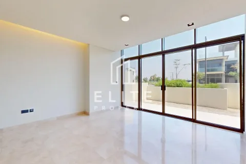 Villa en Golf Place, Dubai Hills Estate, Dubai, 4 dormitorios, 691 m², № 124919 - foto 2