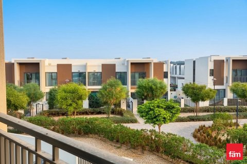 Adosado en Dubai, 4 dormitorios, 233.8 m², № 111710