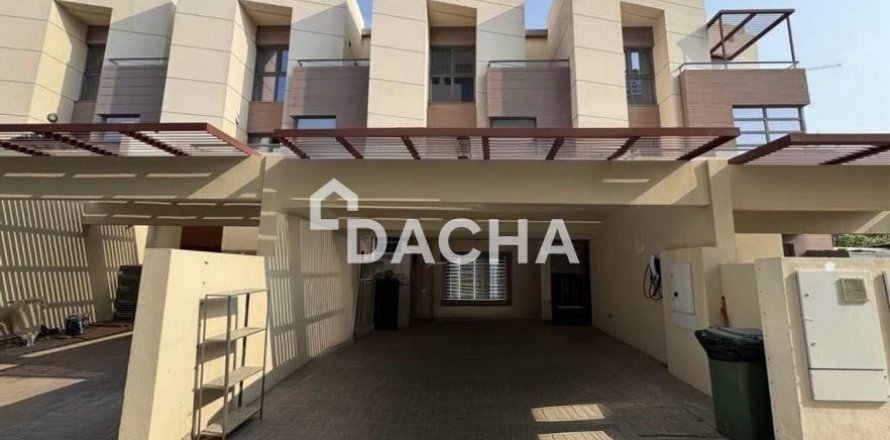 Villa en Jumeirah Village Circle, Dubai, 4 dormitorios, 287 m², № 115695