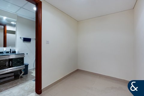 Apartment in Park Towers, DIFC, Dubai 3 bedrooms, 177 sq.m. № 91239 - photo 17