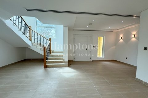 Снять в аренду виллу в Jumeirah Park Homes, Jumeirah Park, Дубай: 4 спальни, 538.85969672м², № 97955 - фото 10