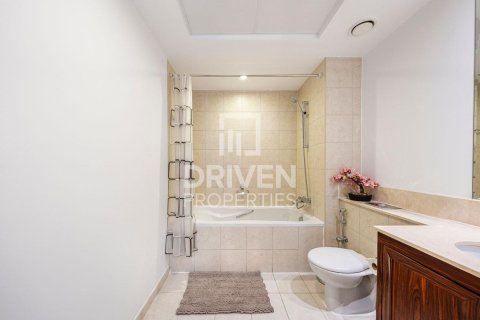 Apartment in The Residences, Downtown Dubai (Downtown Burj Dubai), Dubai 2 bedrooms, 134.9 sq.m. № 136660 - photo 10