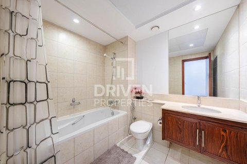 Apartment in The Residences, Downtown Dubai (Downtown Burj Dubai), Dubai 2 bedrooms, 134.9 sq.m. № 136660 - photo 11
