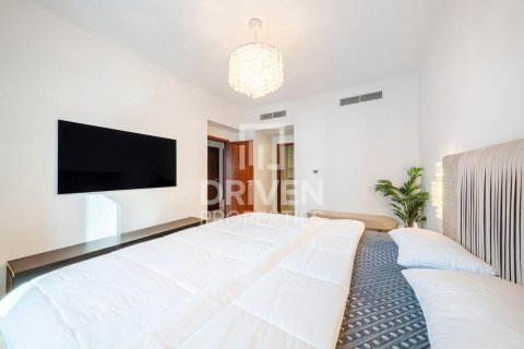 Apartment in The Residences, Downtown Dubai (Downtown Burj Dubai), Dubai 2 bedrooms, 134.9 sq.m. № 136660 - photo 8