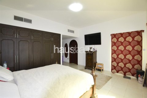 Villa in Jumeirah Village Circle, Dubai 4 bedrooms, 340 sq.m. № 43763 - photo 14