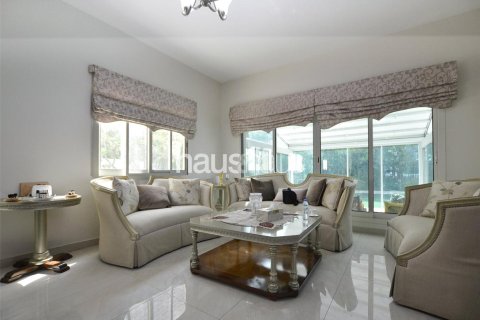 Villa in Jumeirah Village Circle, Dubai 4 bedrooms, 340 sq.m. № 43763 - photo 3